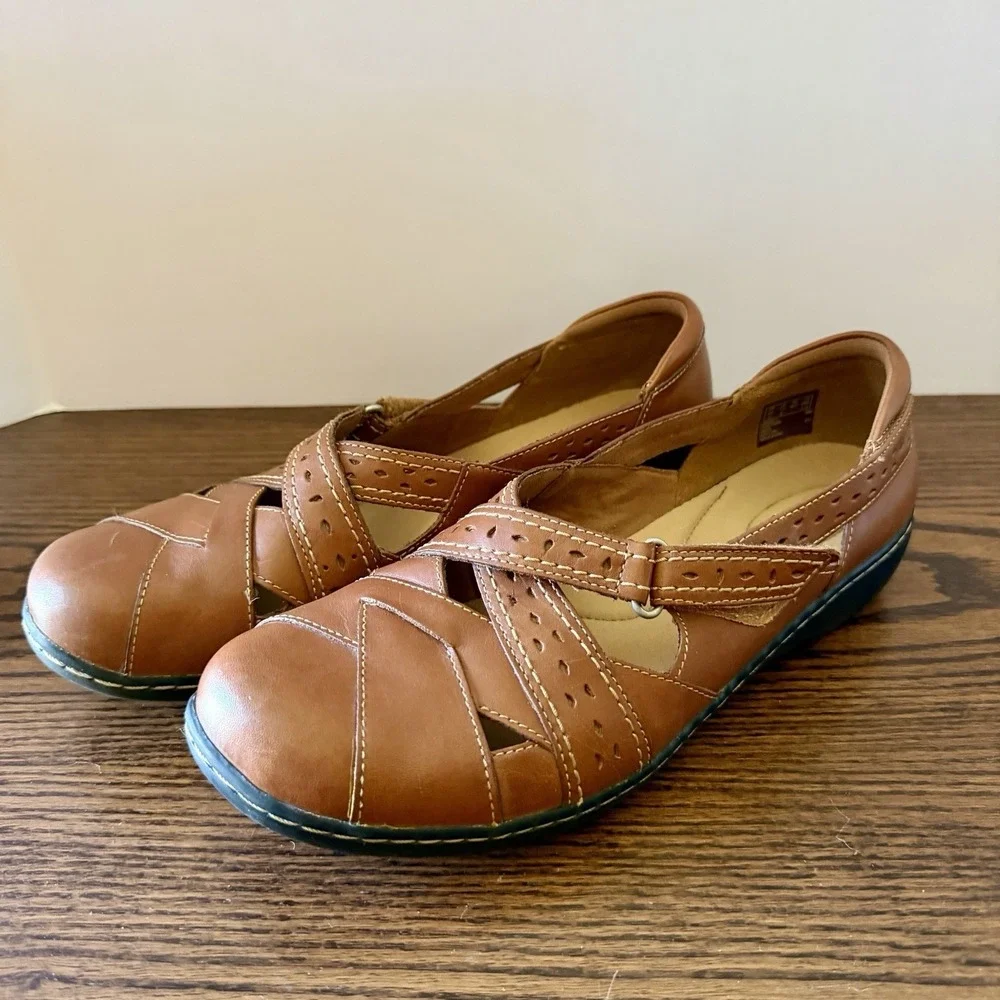 Clarks Women's Ashland Spin Q Slip-On Loafer‎ Tan Size 11